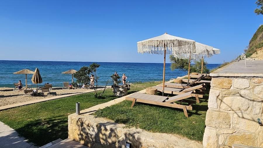 Beachfront Lounge